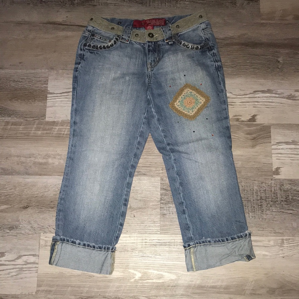 Guess jeans low rise beads crochet belt and decorations size 24 Capri jeans Y2K